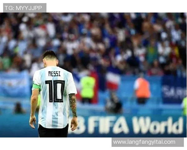 梅西最新评分揭晓分析高光表现与低迷状态的背后原因